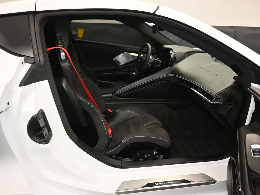 Used 2020 Chevrolet Corvette Stingray Premium Cpe w/ 3LT Preferred Equipment Group image 39