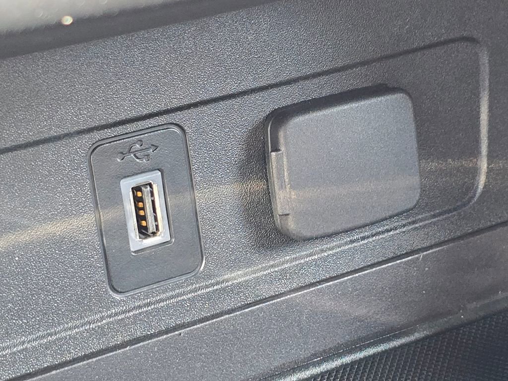 Used 2017 Ford Escape SE w/ SE Sport Appearance Package image 34