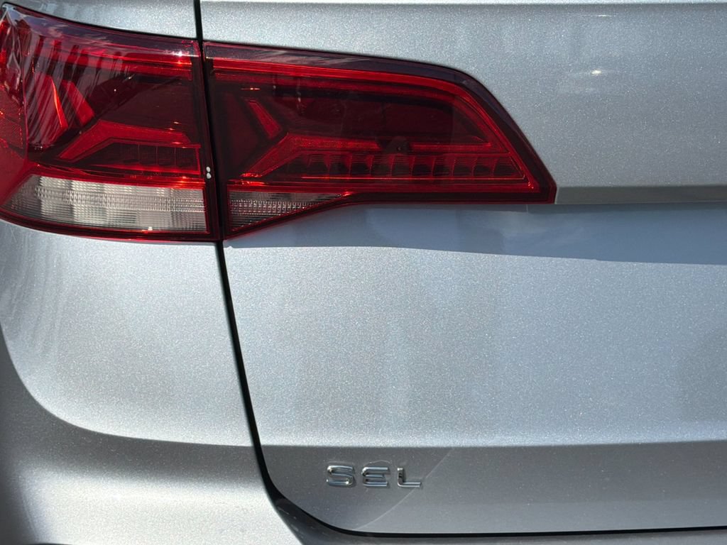 Used 2022 Volkswagen Taos SEL AWD/4WD image 26