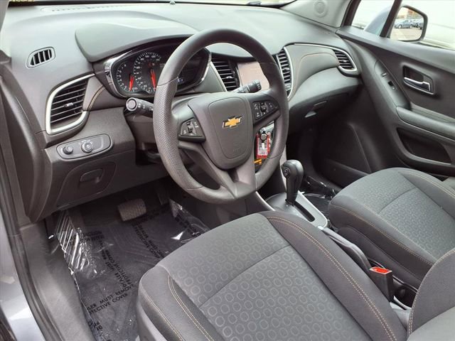 Used 2020 Chevrolet Trax LS w/ Tint and Cruise Package image 4