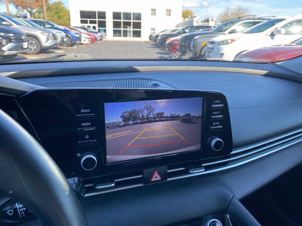 Used 2021 Hyundai Elantra SEL w/ Convenience + Premium Package FWD image 12