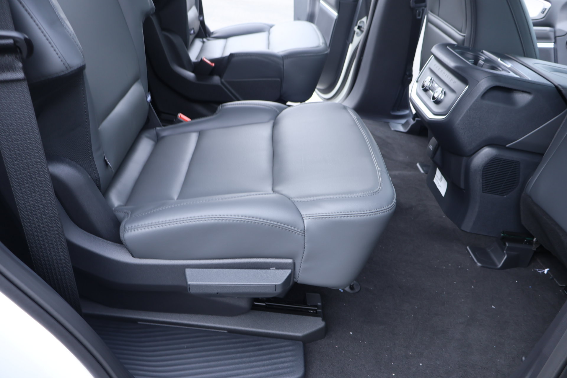 New 2027 Ford Expedition Active AWD/4WD image 16