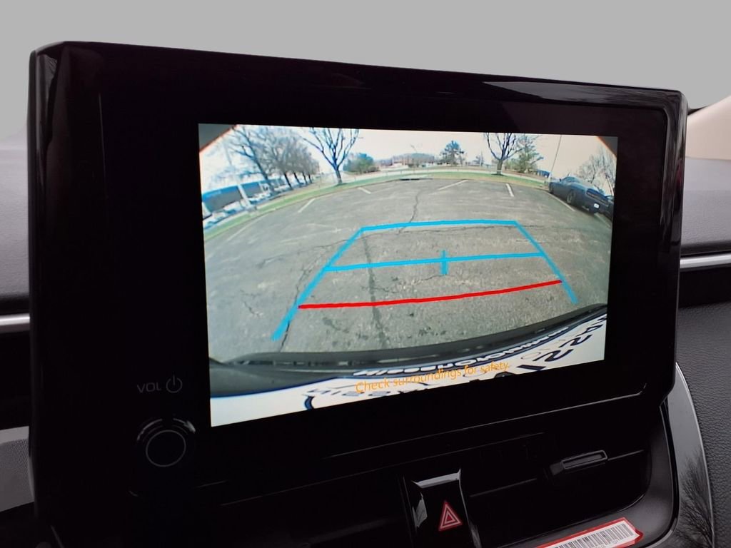 Used 2025 Toyota Corolla LE FWD image 5