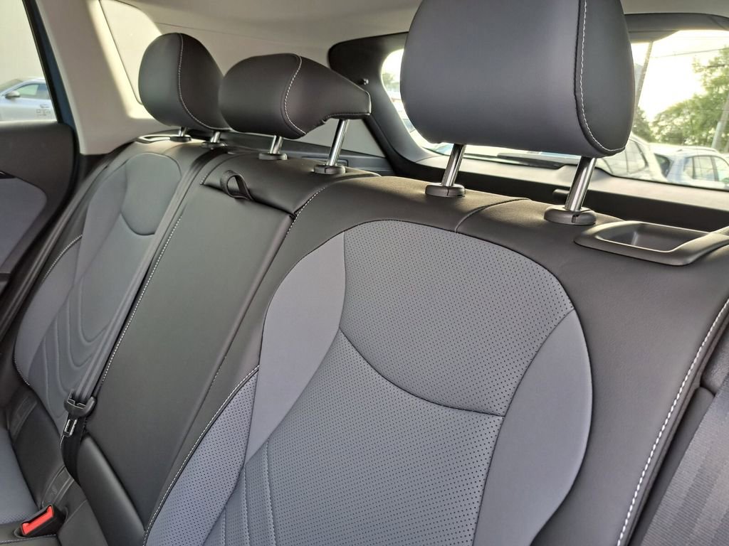 New 2025 Volkswagen Tiguan SE image 24