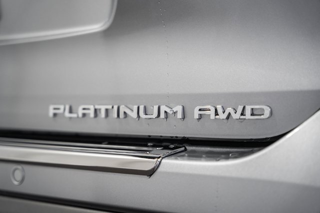 New 2025 Toyota Highlander Platinum image 7