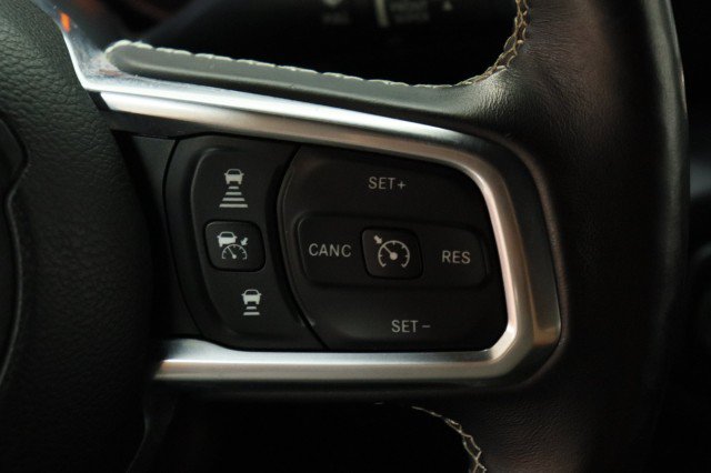 Used 2019 Jeep Wrangler Unlimited Sahara AWD/4WD image 12