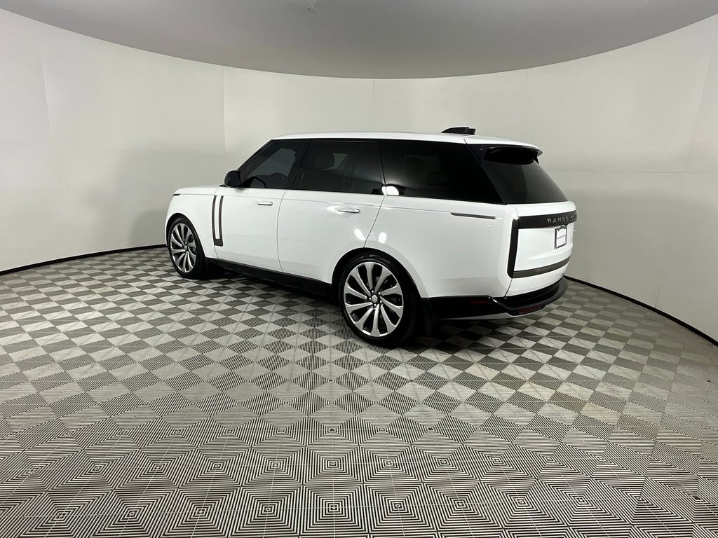 Certified 2023 Land Rover Range Rover SE image 3