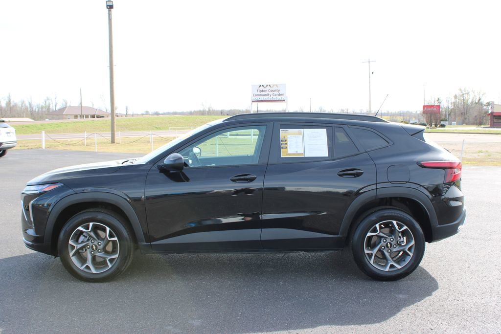 Used 2025 Chevrolet Trax LT image 6