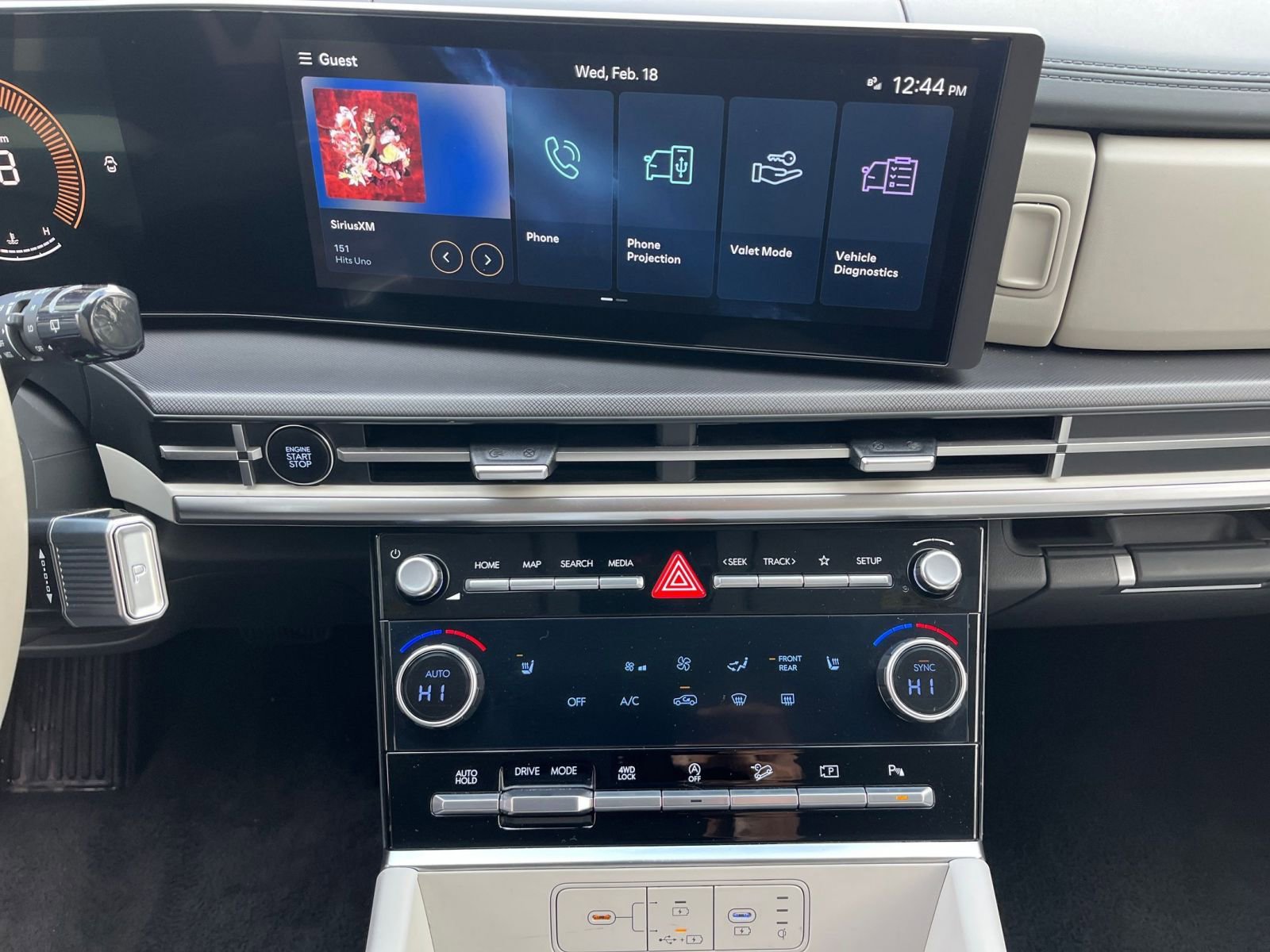 Used 2025 Hyundai Santa Fe SEL image 17