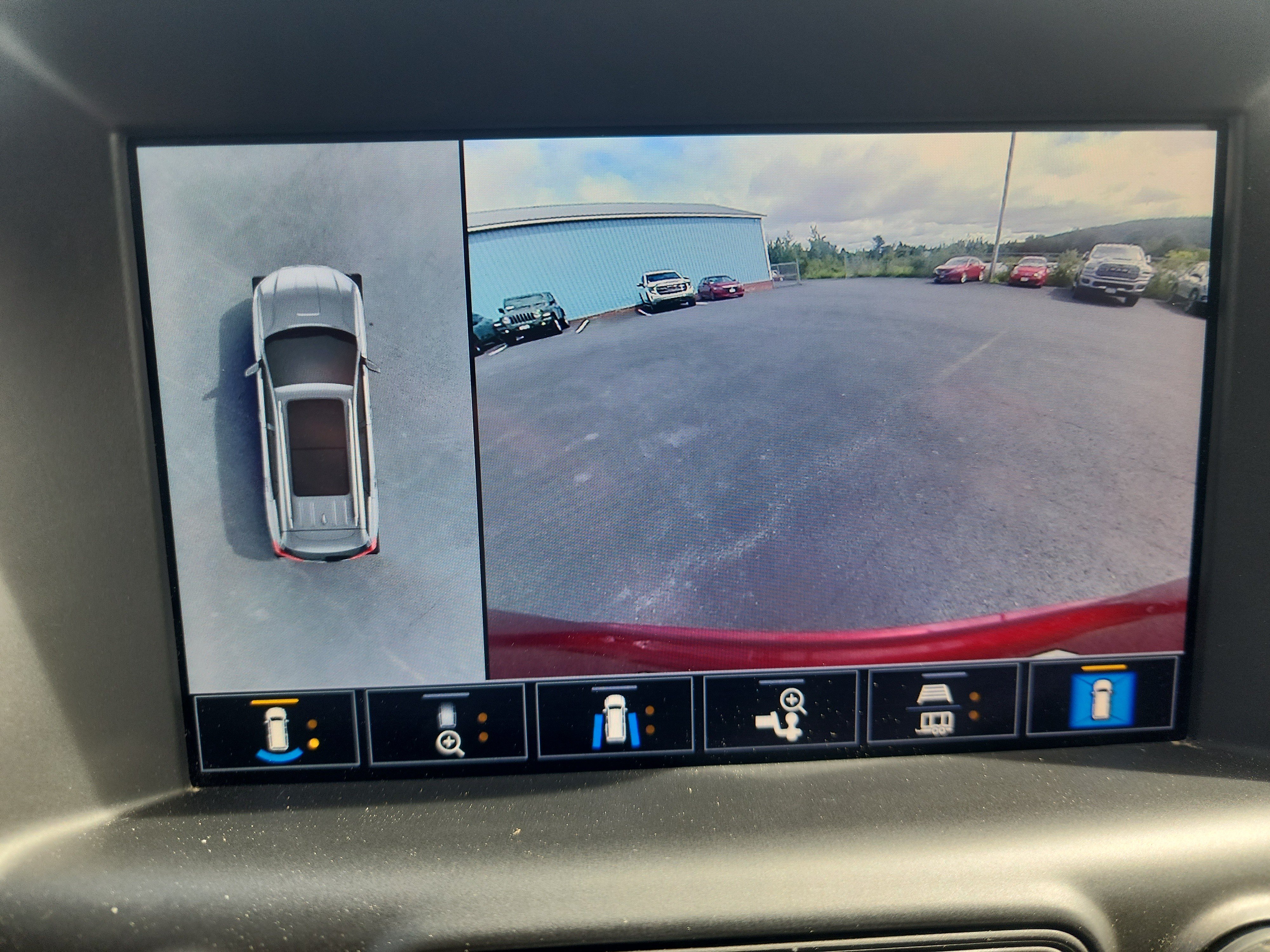 Certified 2022 GMC Terrain SLT w/ Infotainment Package II AWD/4WD image 19