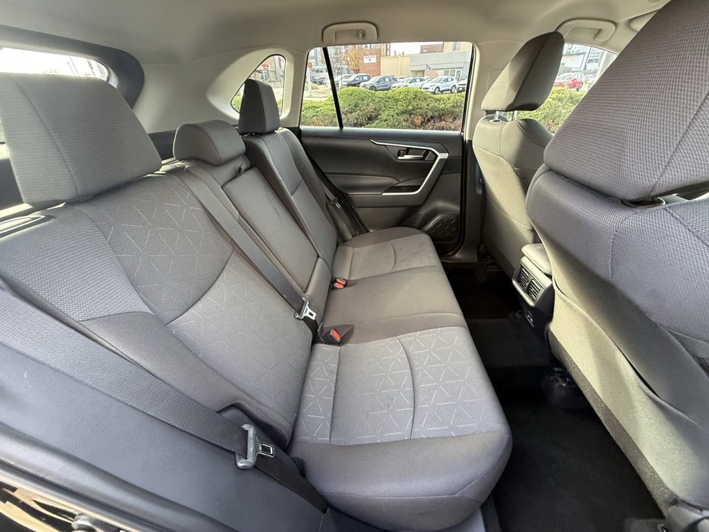 Used 2025 Toyota RAV4 XLE image 35