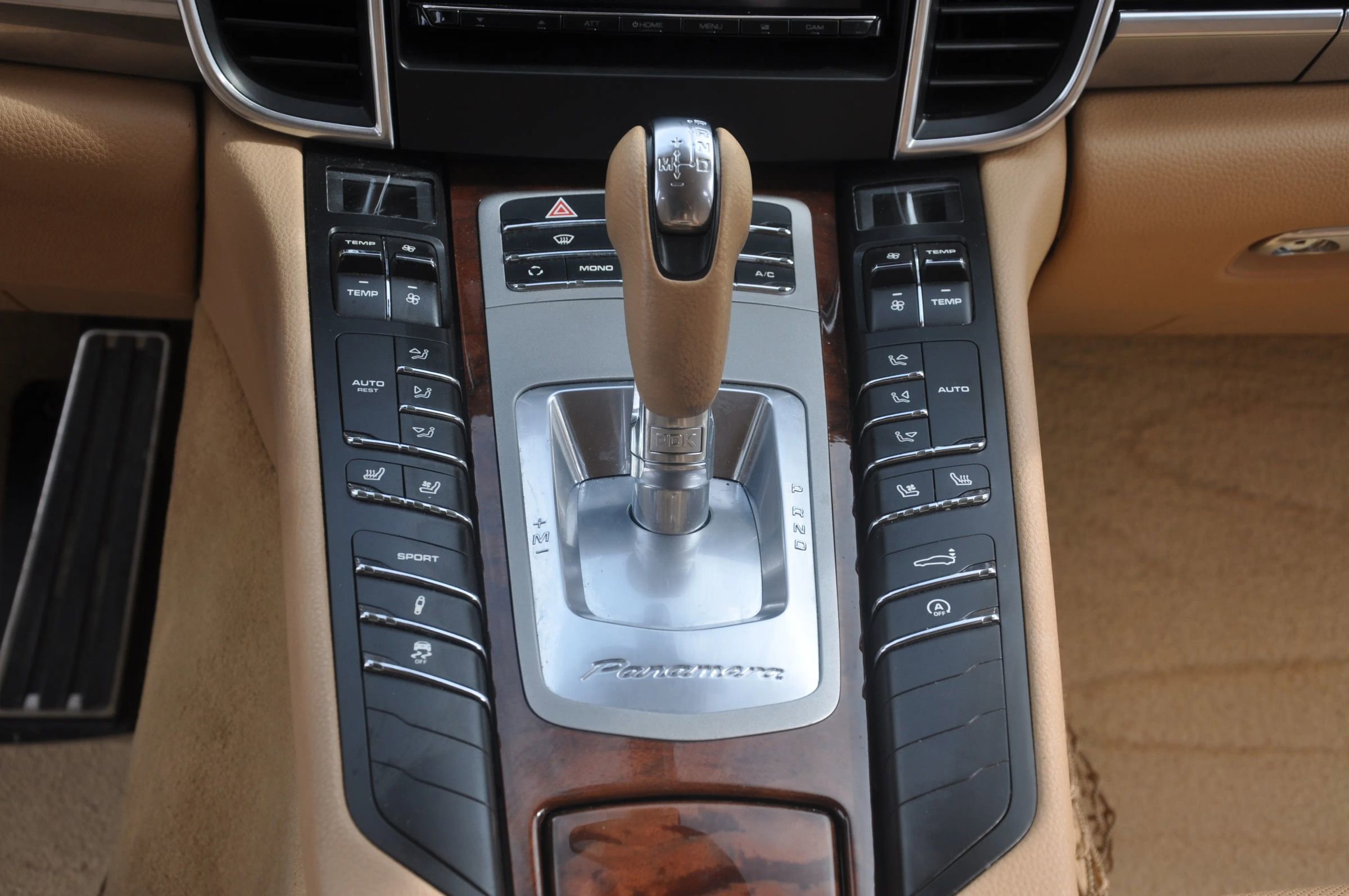 Used 2013 Porsche Panamera 4S image 32