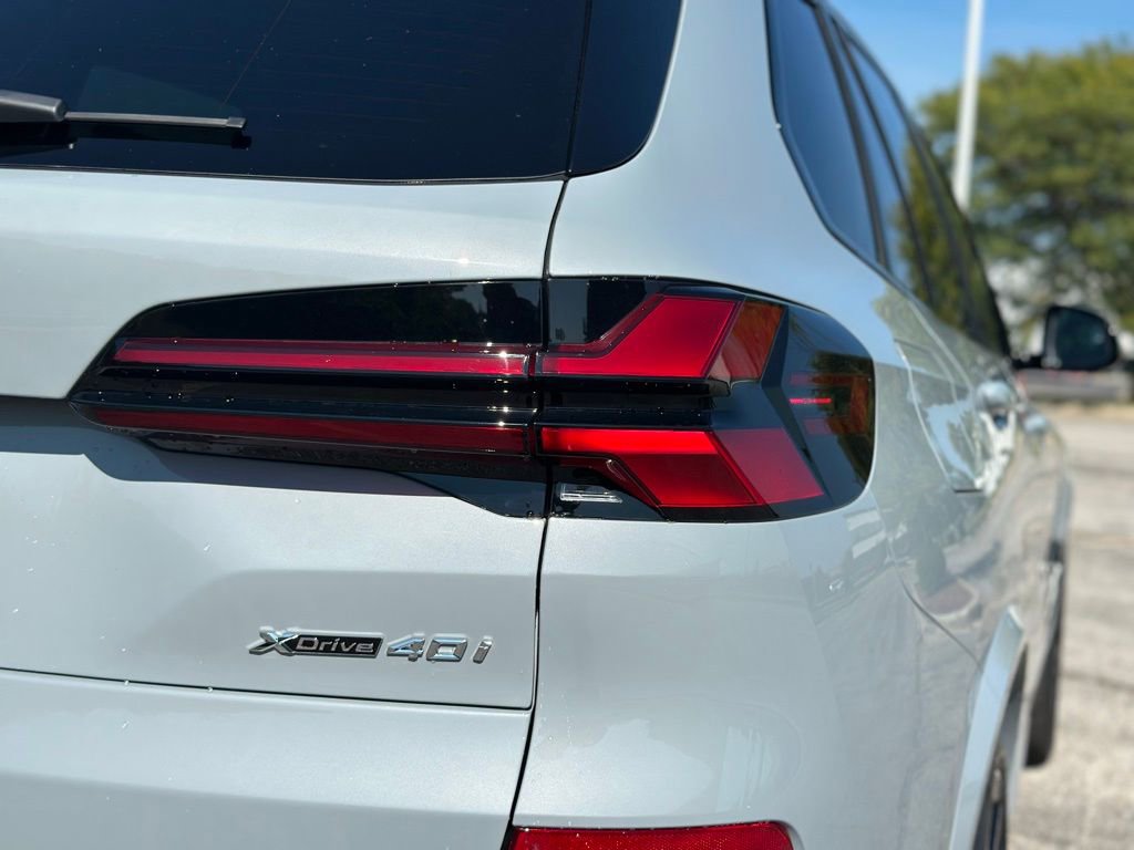 New 2026 BMW X5 xDrive40i w/ M Sport Package AWD/4WD image 12