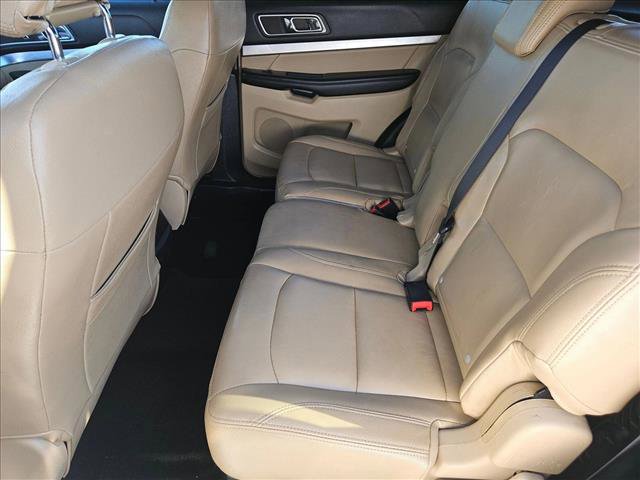 Used 2017 Ford Explorer XLT image 16