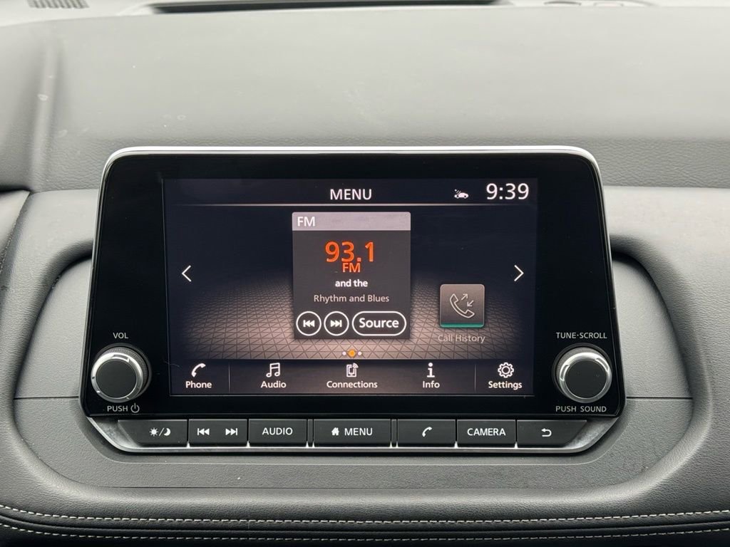 Used 2025 Nissan Rogue SV image 42