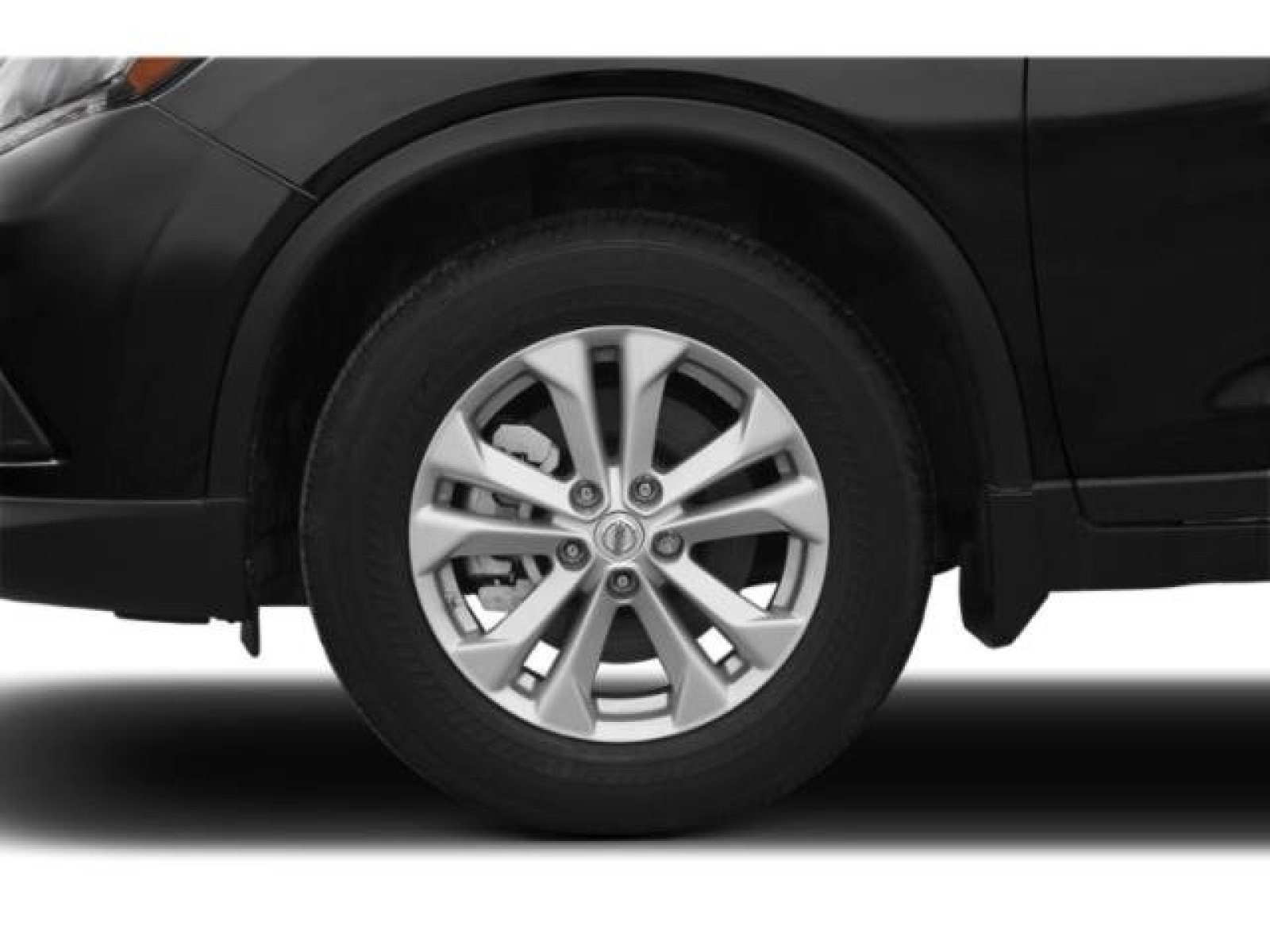 Used 2015 Nissan Rogue SV w/ SV Moonroof Package image 15