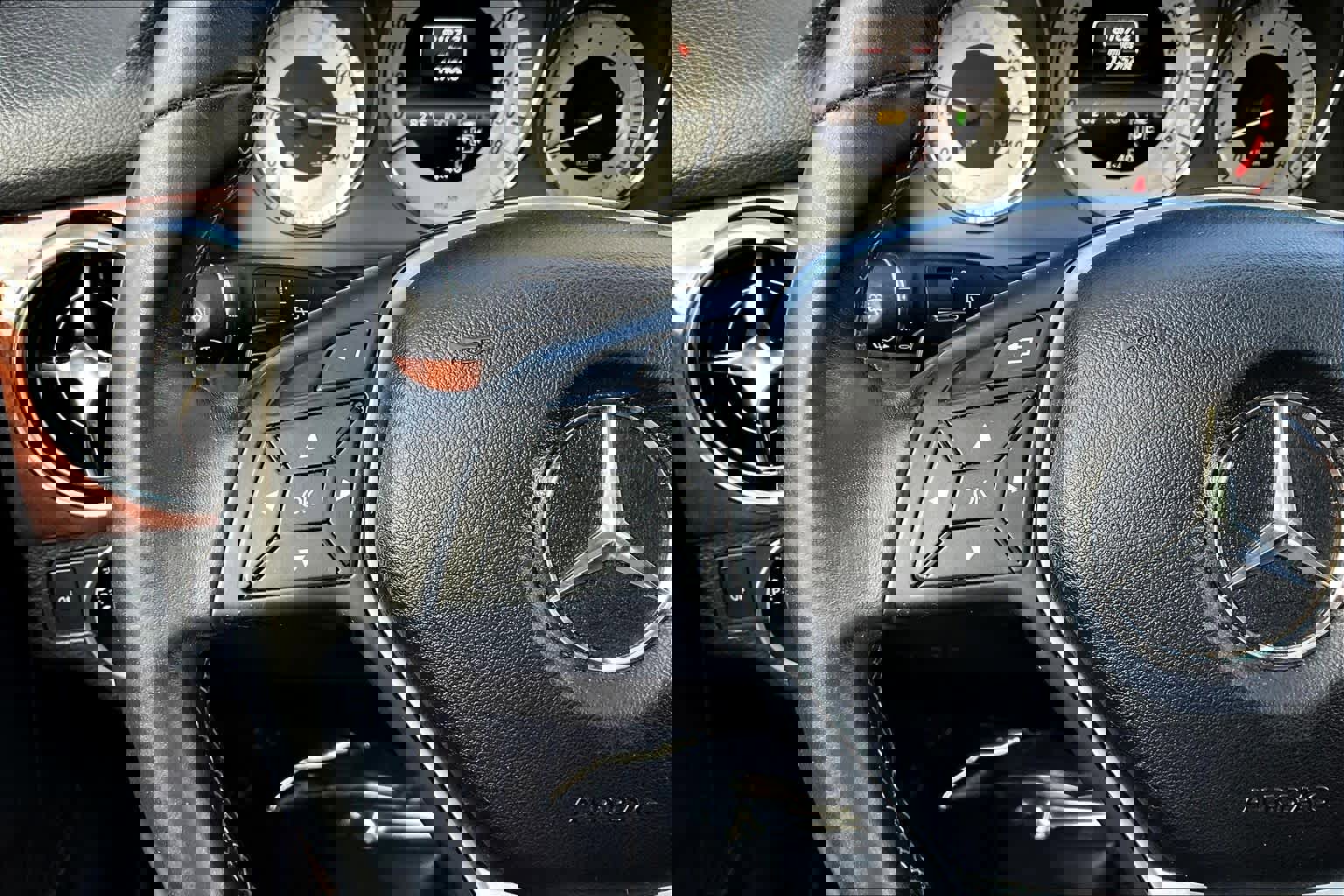 Used 2013 Mercedes-Benz GLK 350 4MATIC image 23