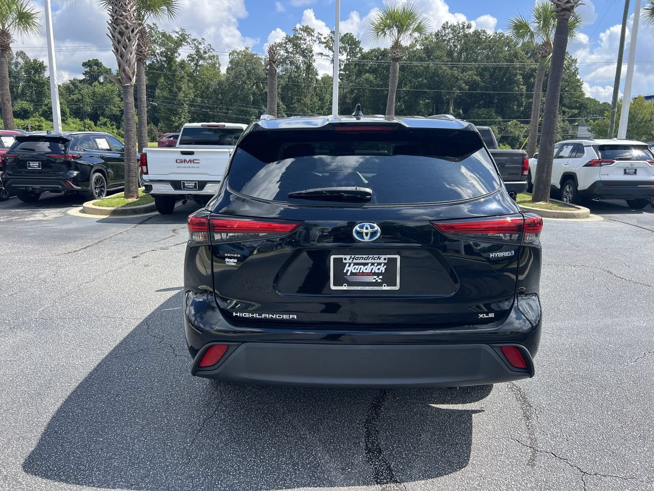 Used 2023 Toyota Highlander XLE FWD image 9