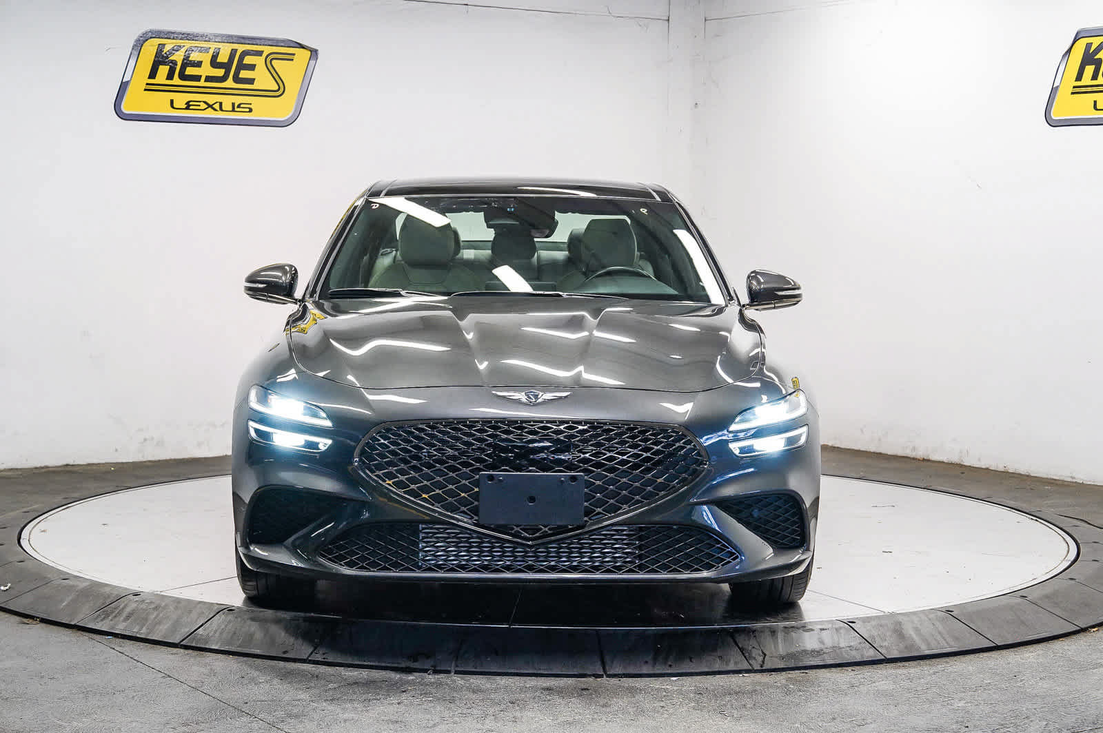 Used 2023 Genesis G70 2.0T w/ Sport Prestige Package RWD image 6