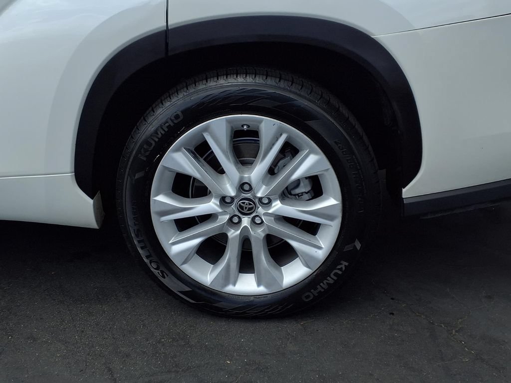 Used 2020 Toyota Highlander Limited FWD image 4