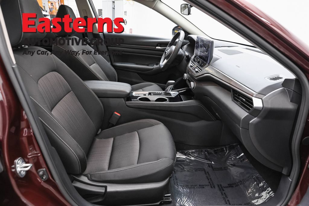 Used 2024 Nissan Altima 2.5 SV w/ SV Premium Package AWD/4WD image 25
