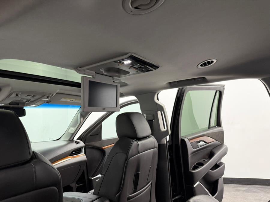 Used 2015 Cadillac Escalade Premium image 43