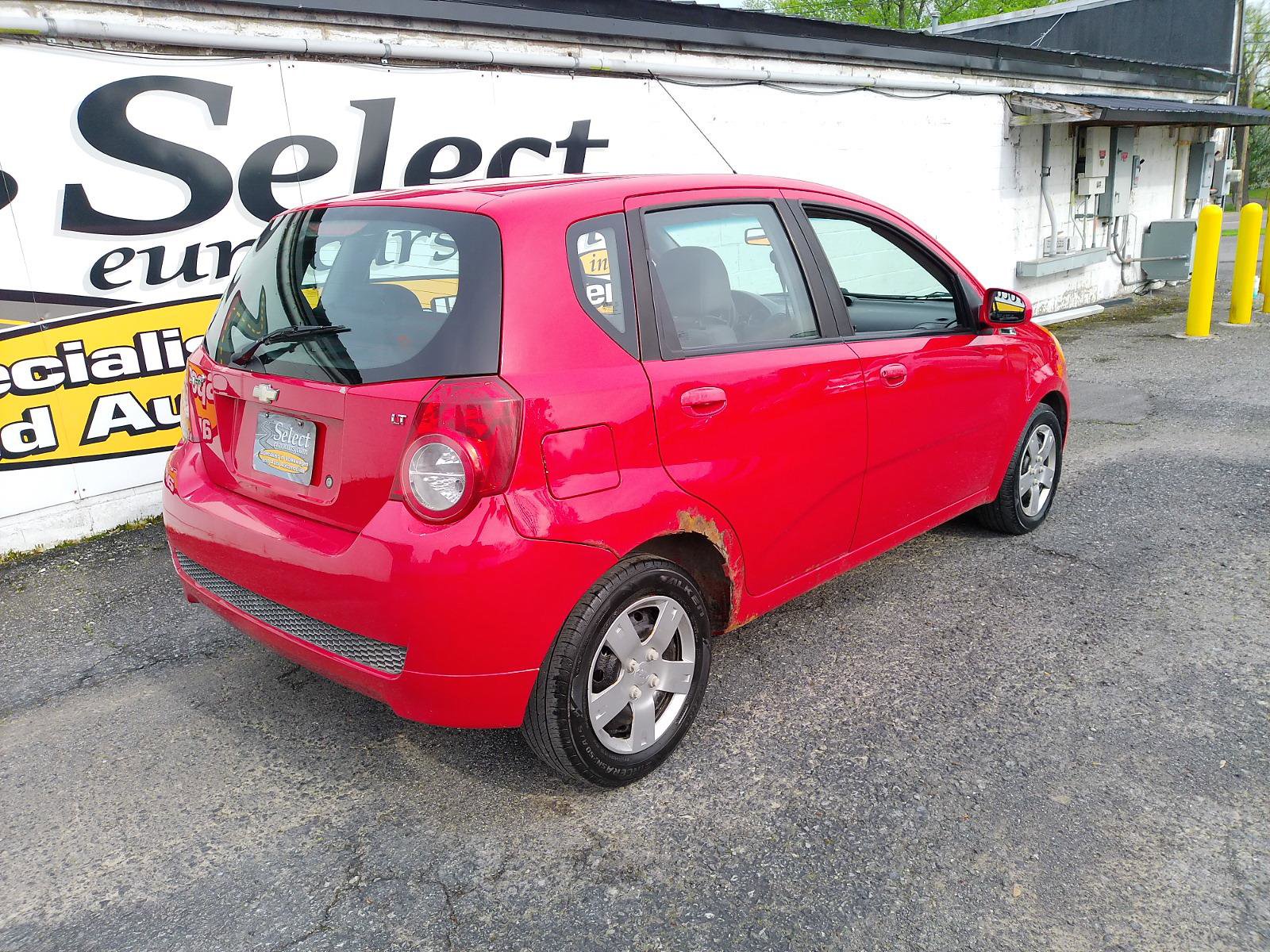 Used 2011 Chevrolet Aveo5 LT w/ Power and Convenience Package FWD image 3