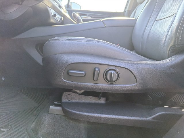 Used 2018 Buick Enclave Essence AWD/4WD image 22