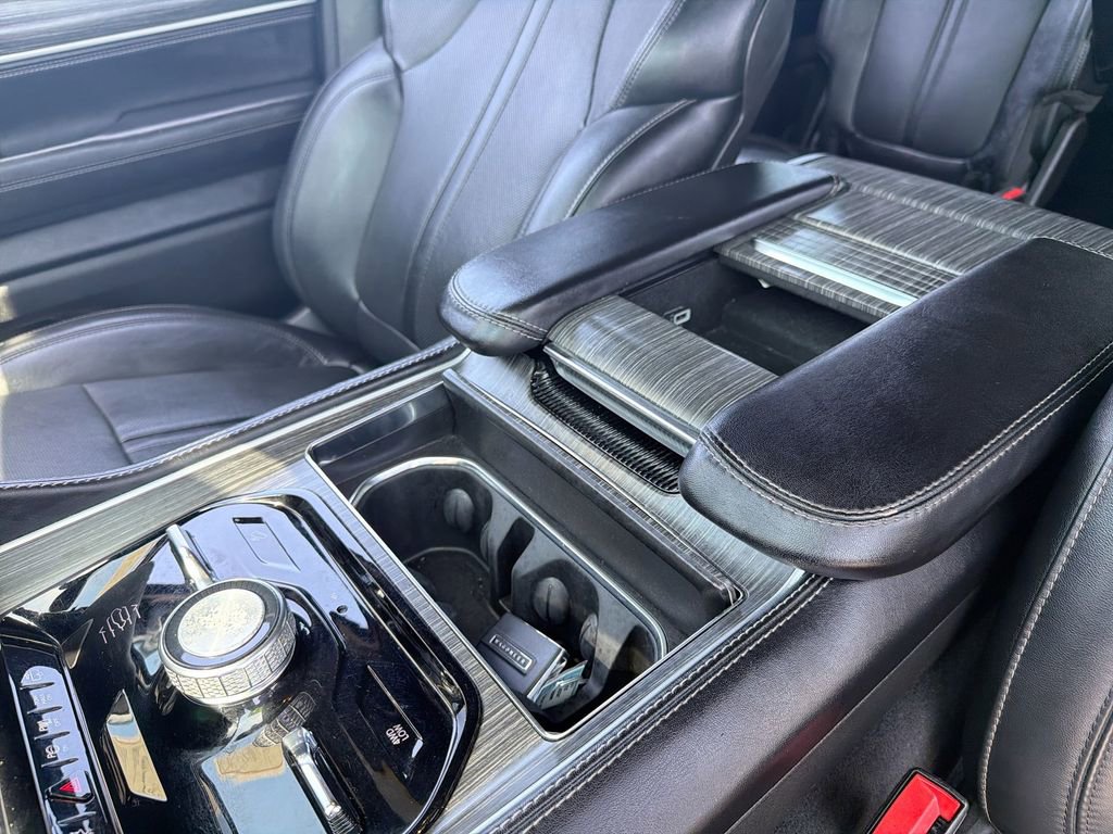 Used 2023 Jeep Wagoneer Series III w/ Rear Seat Video Group 1 AWD/4WD image 22