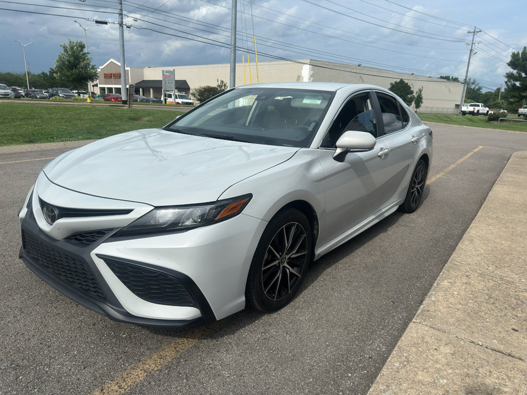 Used 2024 Toyota Camry SE FWD image 8
