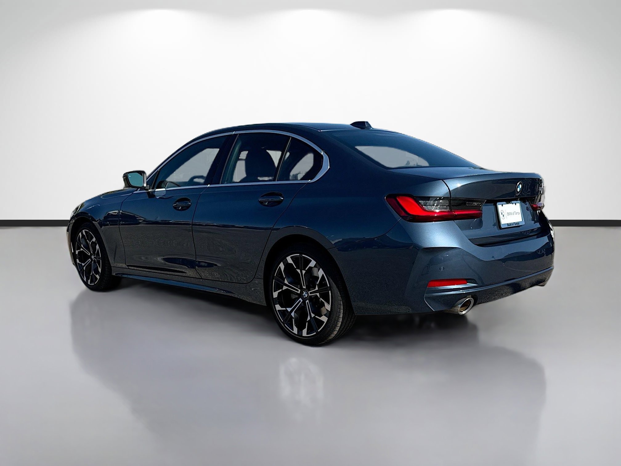 Used 2025 BMW 330i Sedan image 5