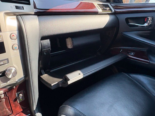 Used 2015 Lexus LX 570 4WD image 26