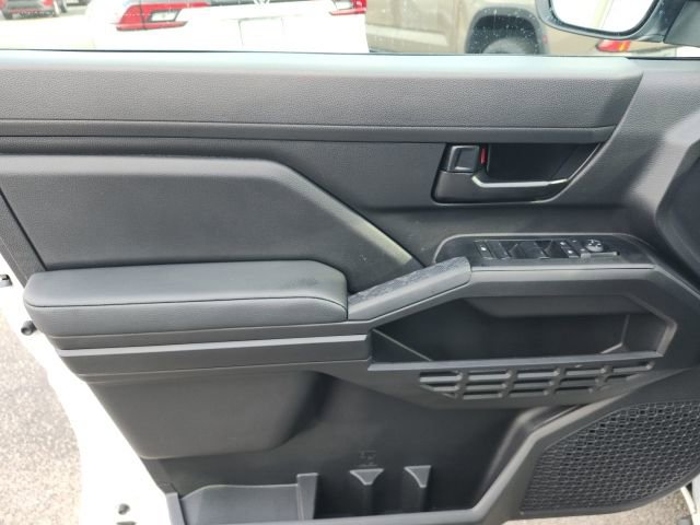 Certified 2025 Toyota Tacoma SR AWD/4WD image 14