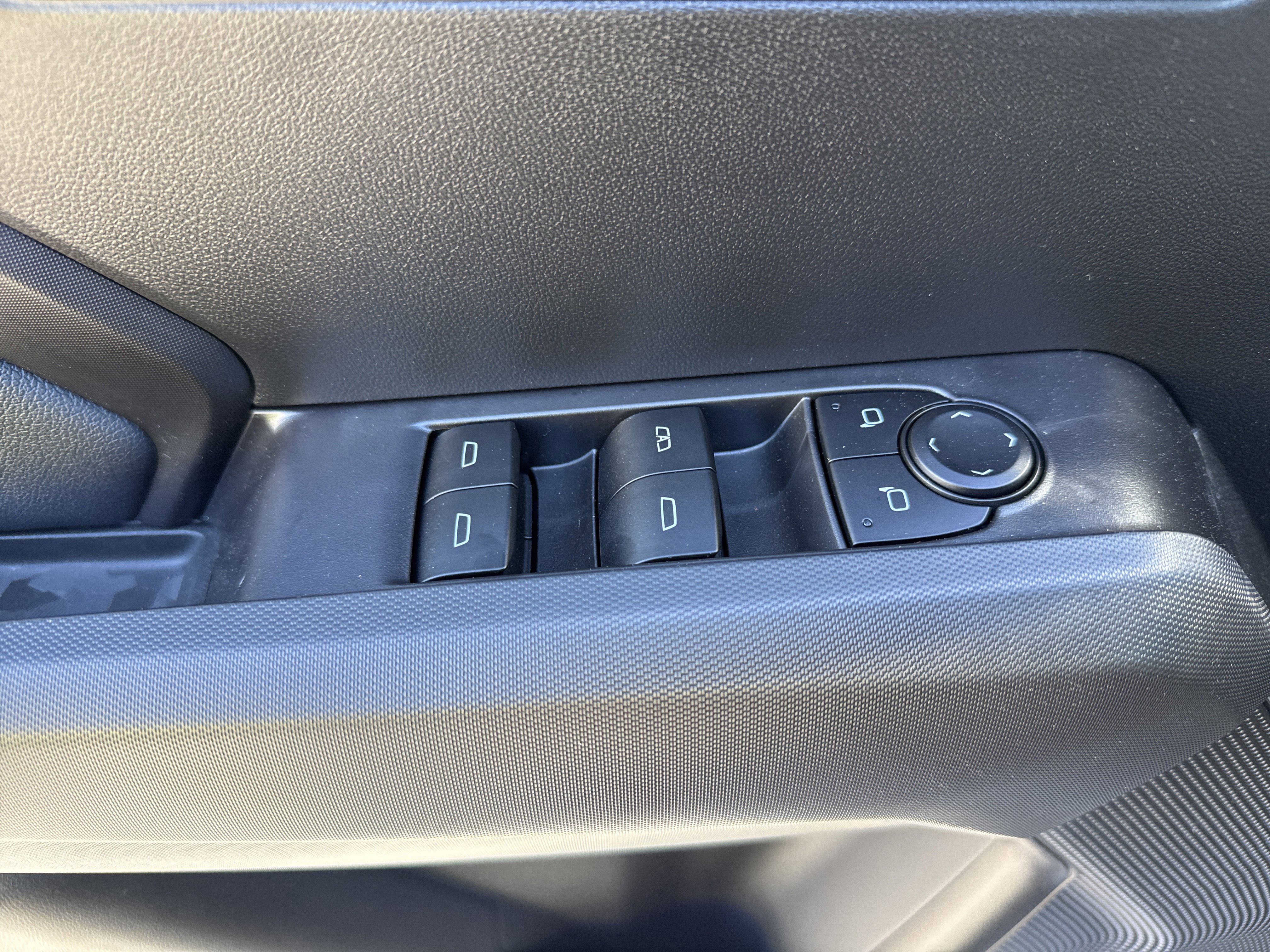 New 2026 GMC Canyon Elevation w/ Convenience Package image 13