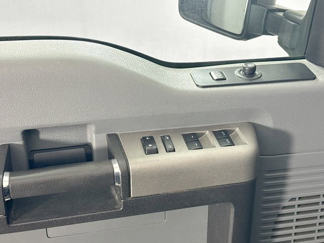 Used 2016 Ford F250 XLT w/ XLT Premium Package image 16