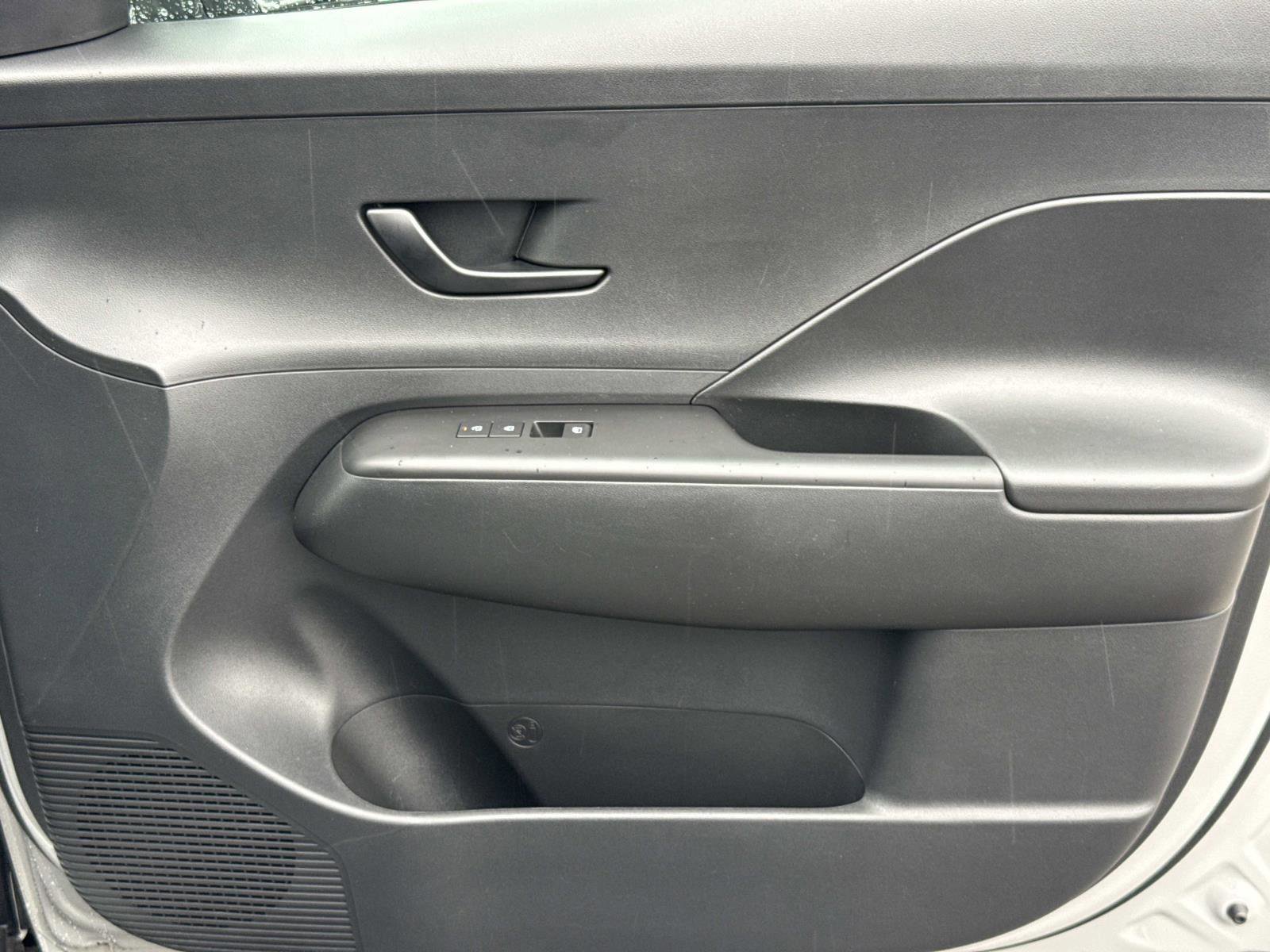 Certified 2024 Hyundai Kona SE image 18