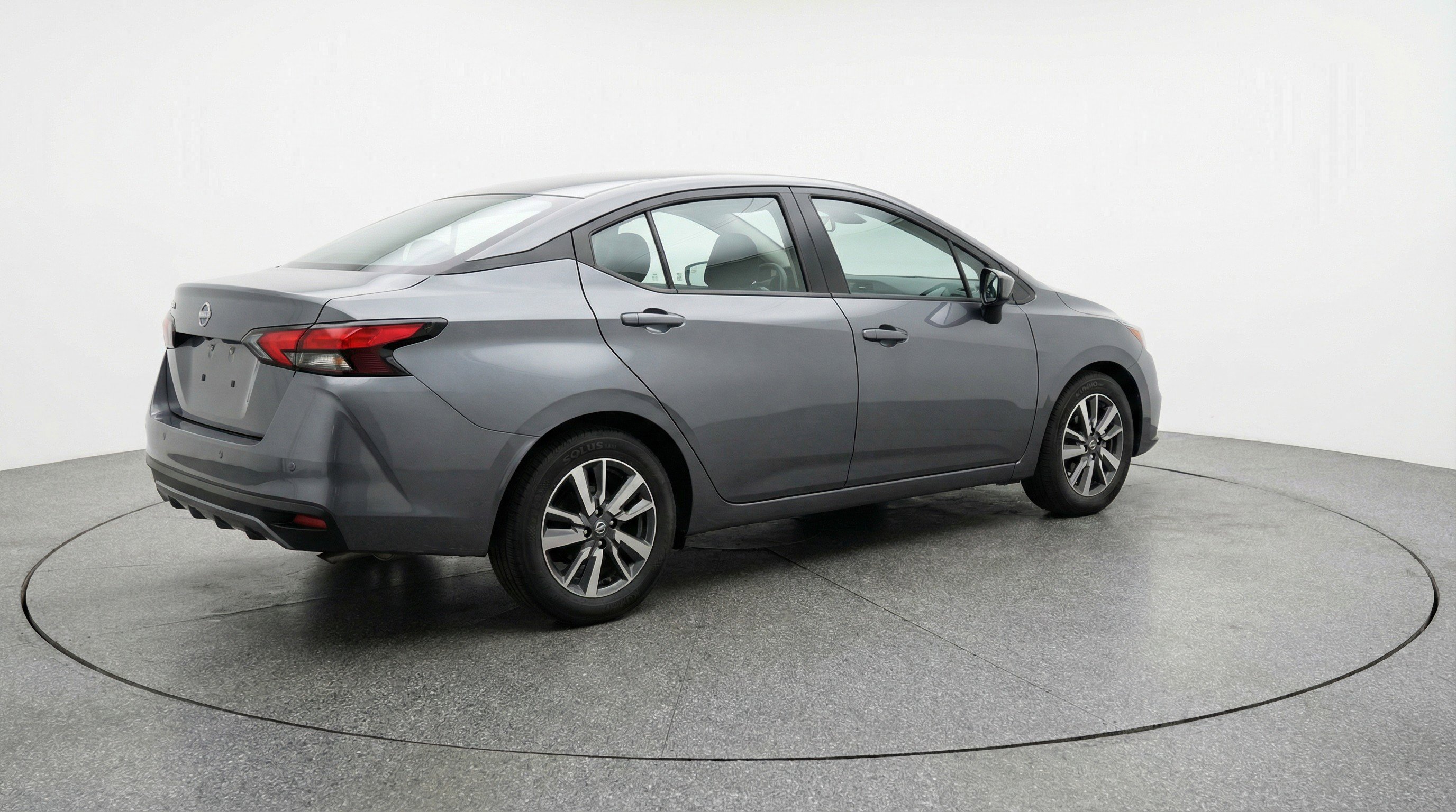 Used 2025 Nissan Versa SV image 9