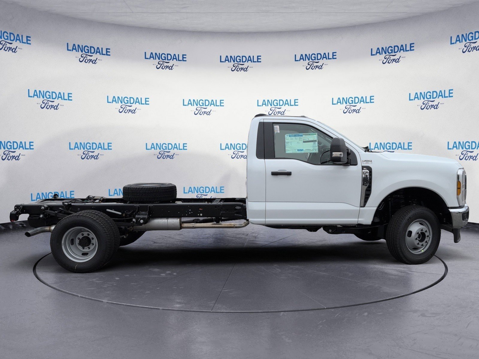 New 2026 Ford F350 XL w/ XL Chrome Package image 3