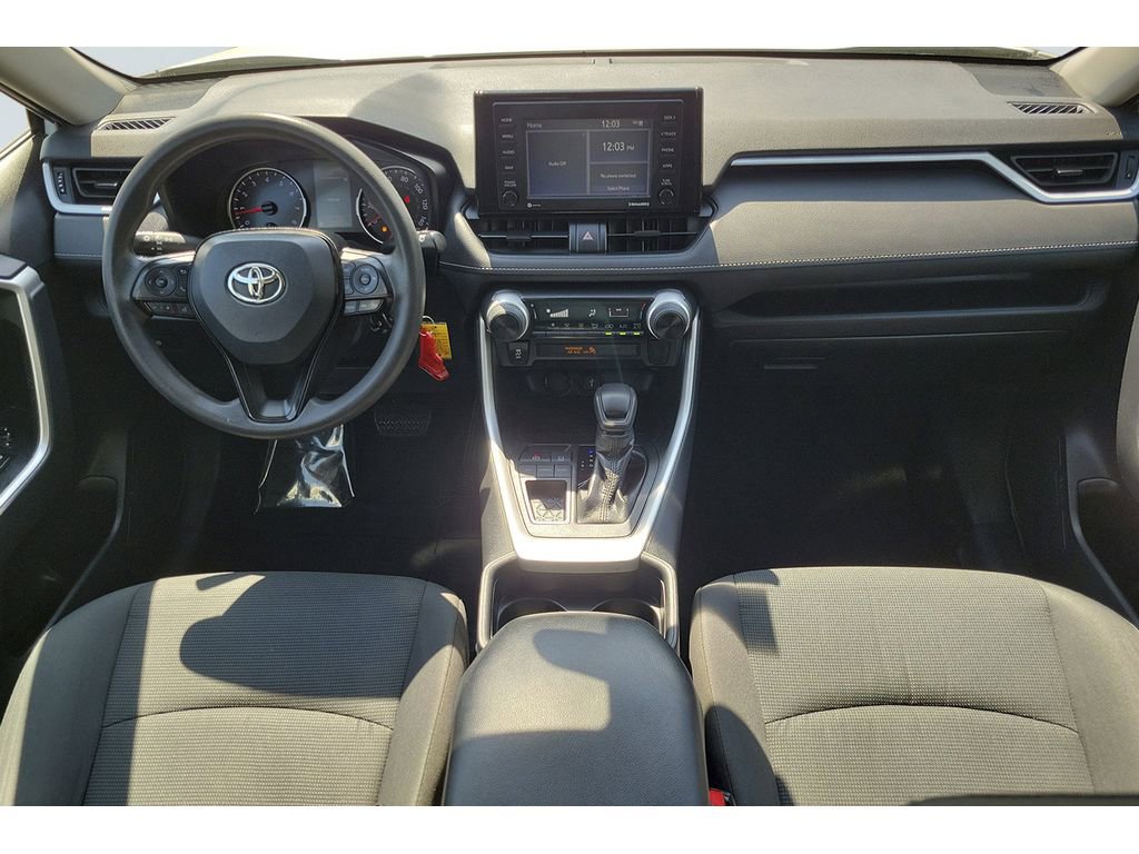 Used 2021 Toyota RAV4 LE FWD image 11