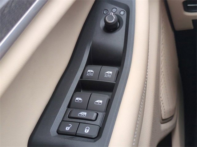 New 2025 Jeep Grand Cherokee Limited w/ Luxury Tech Group II image 25