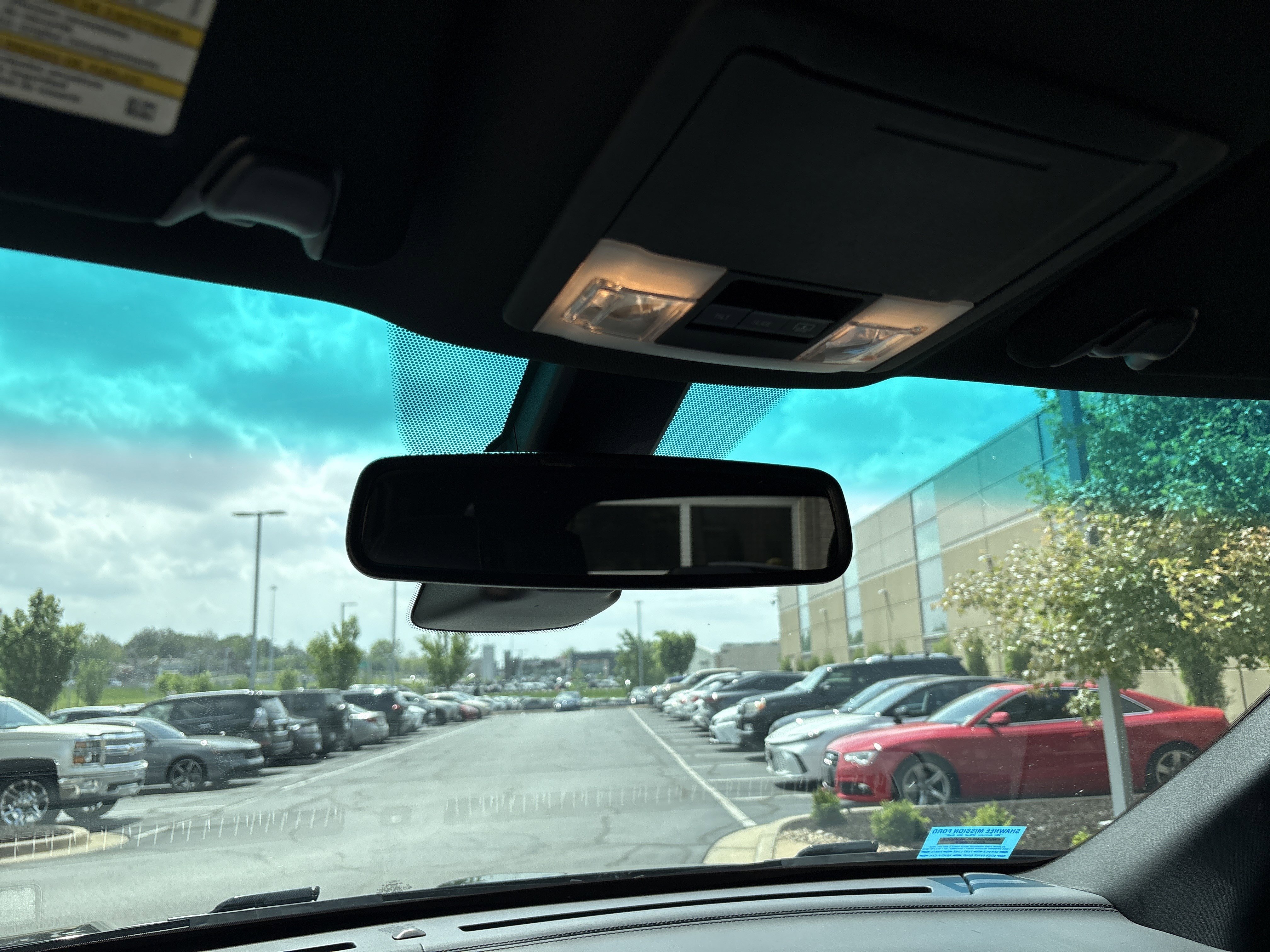 Used 2017 Ford Explorer Platinum image 27