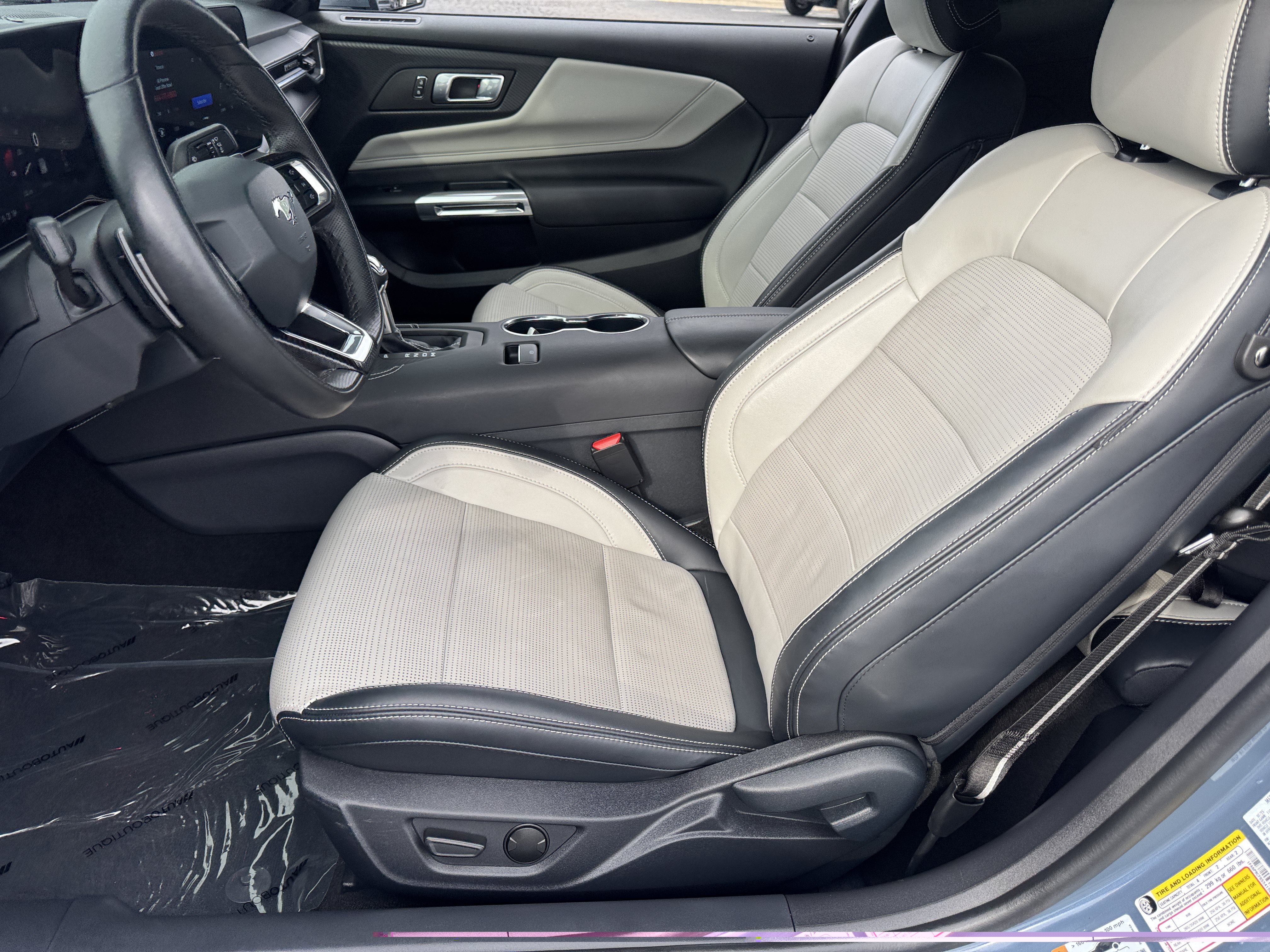 Used 2025 Ford Mustang GT Premium RWD image 8