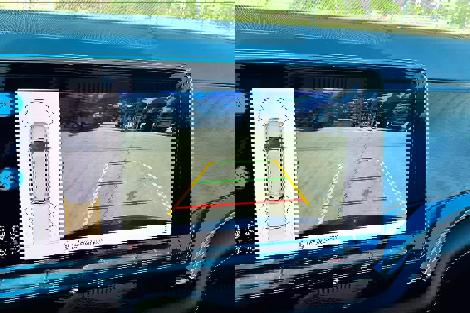 Used 2024 Volkswagen Atlas SE image 27