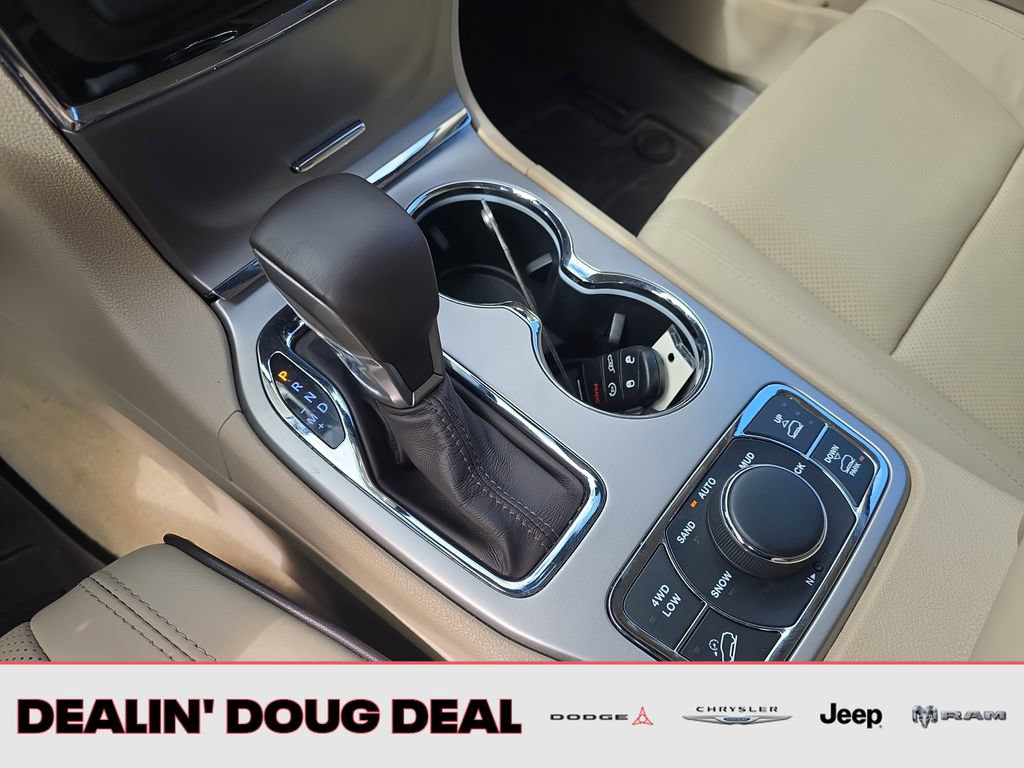 Used 2019 Jeep Grand Cherokee Overland AWD/4WD image 25
