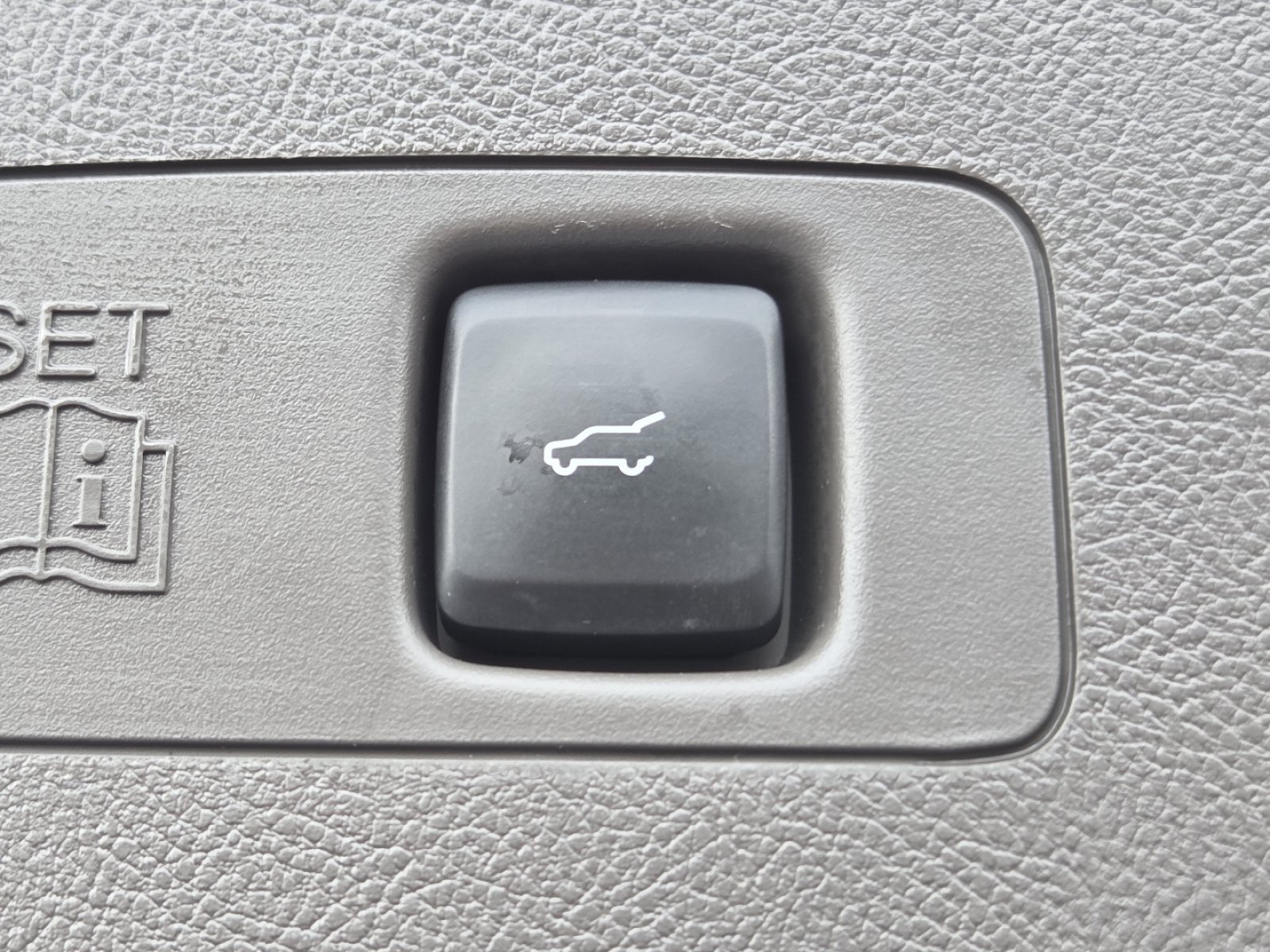 Used 2022 Lincoln Corsair Reserve w/ Elements Package FWD image 25