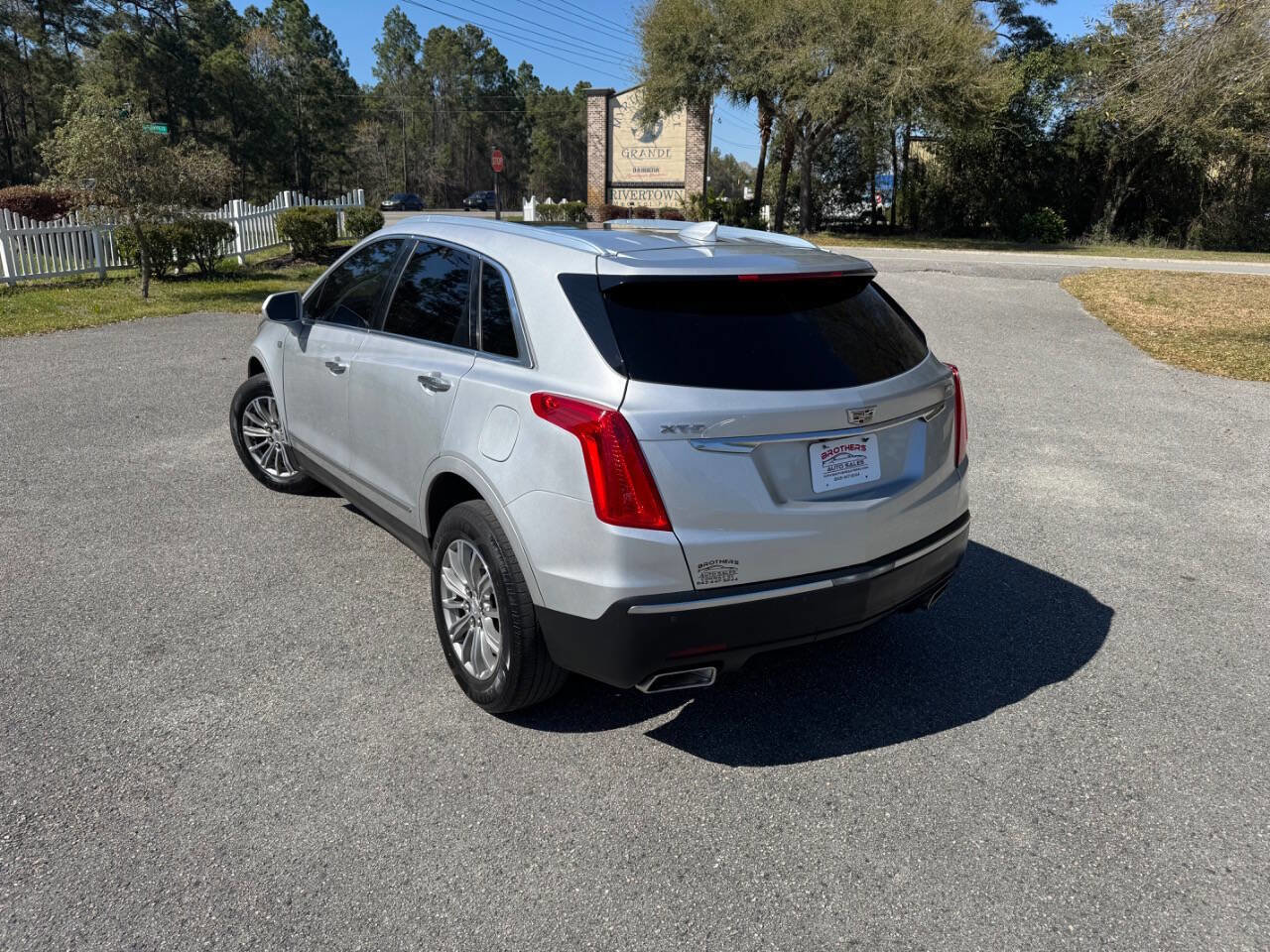 Used 2017 Cadillac XT5 Luxury image 4