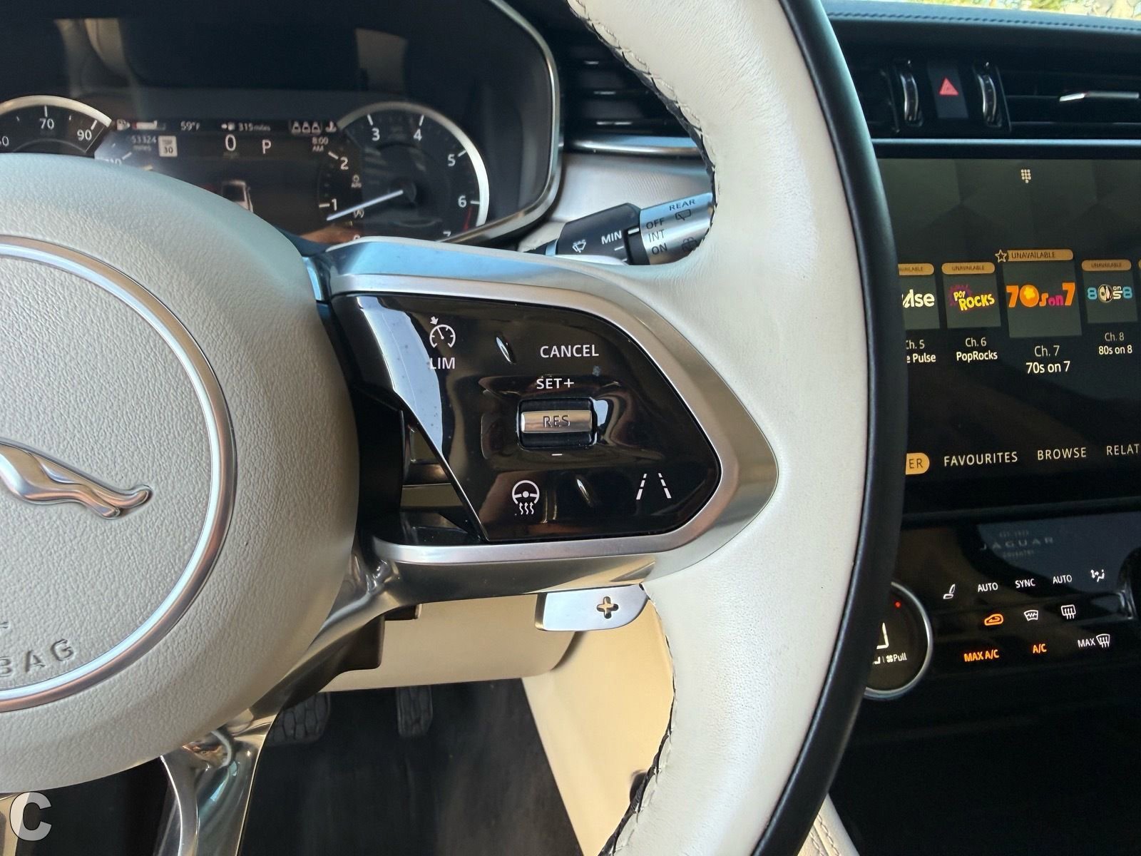 Used 2022 Jaguar F-PACE S image 28