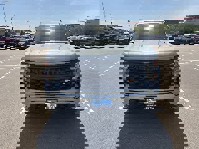 Used 2025 Chevrolet Silverado 1500 Custom image 8