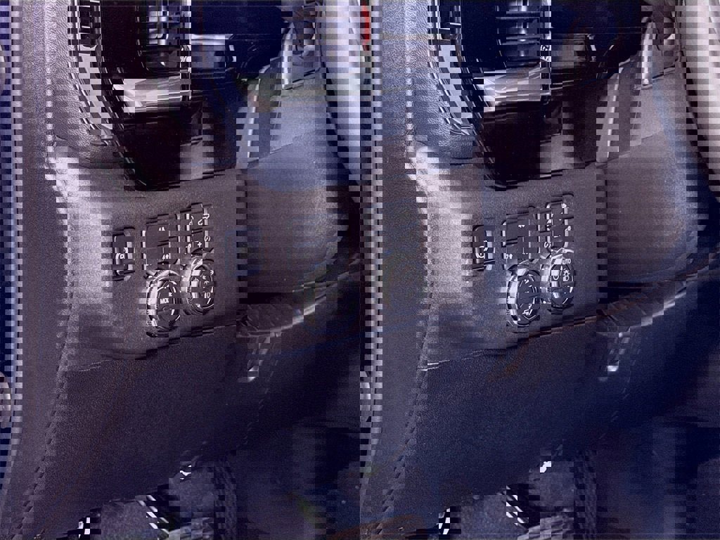 New 2026 GMC Sierra 2500 SLE w/ SLE Value Package; image 5