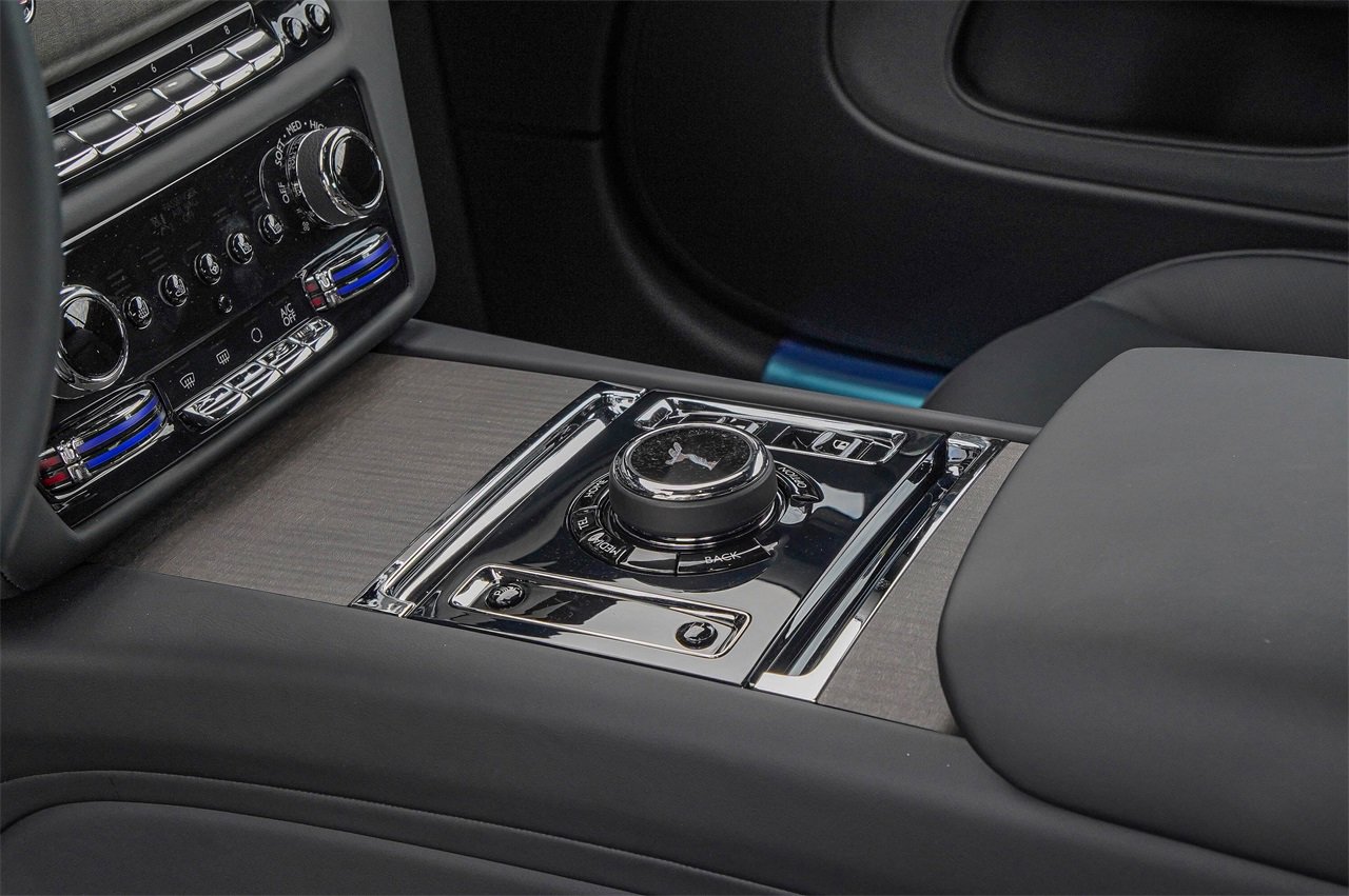 New 2025 Rolls-Royce Spectre w/ Spectre Launch Package image 27